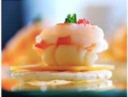 圖五、「法式鮮蝦魚子醬薄餅」利用食材特色創造出雙重口感
